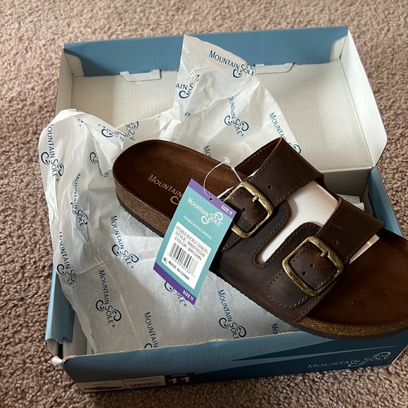 New in Box Mountain Sole Ladies Double Buckle Leather Sandal Size 11M - Picture 8 of 8